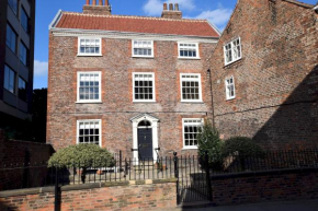 14 St Saviours Place, YORK